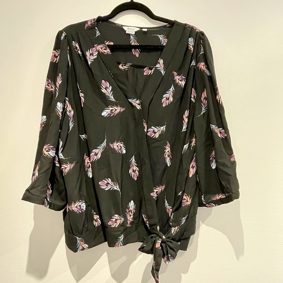 Reitmans wrap blouse - Picture 1 of 3